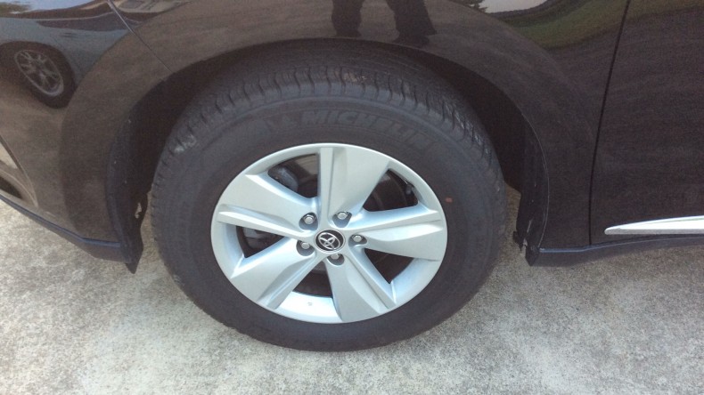 タイヤホイール前