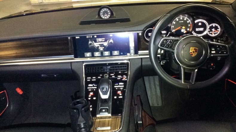 内装インパネ全体