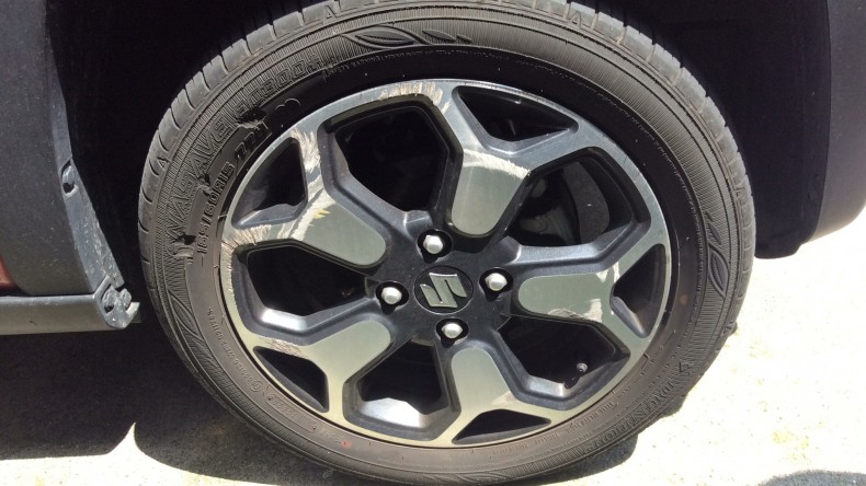 タイヤホイール前