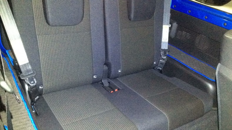 内装後方シート