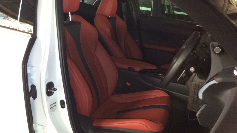 内装前方シート