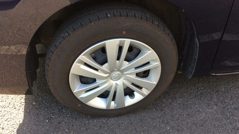 タイヤホイール前