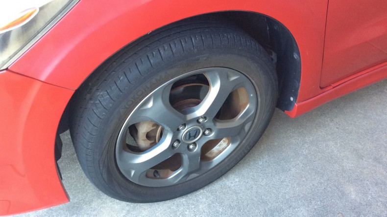 タイヤホイール前