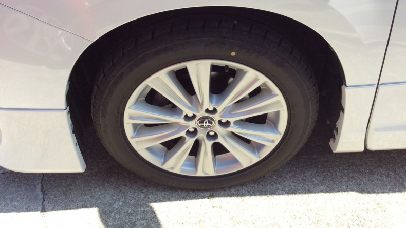 タイヤホイール前