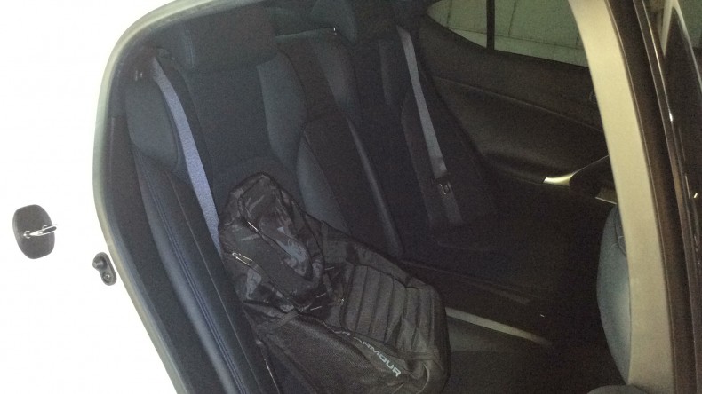 内装後方シート