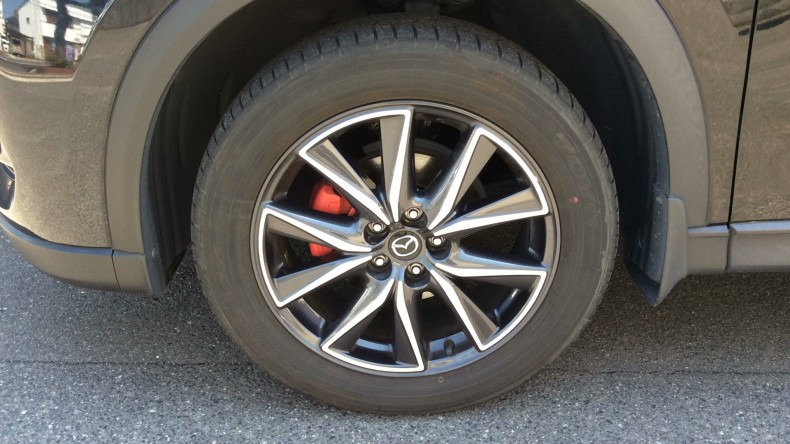 タイヤホイール前