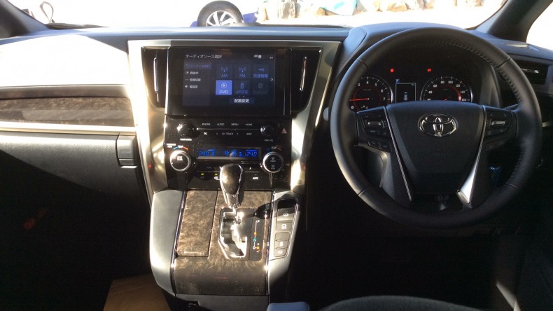 内装インパネ全体