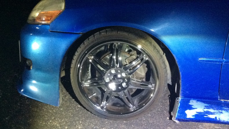 タイヤホイール前