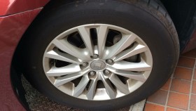 タイヤホイール前