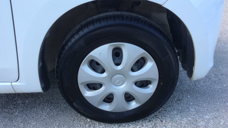 タイヤホイール前