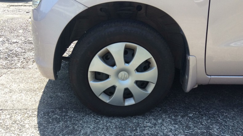 タイヤホイール前