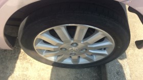 タイヤホイール前