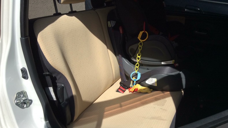 内装後方シート