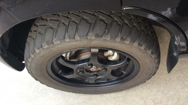 タイヤホイール前