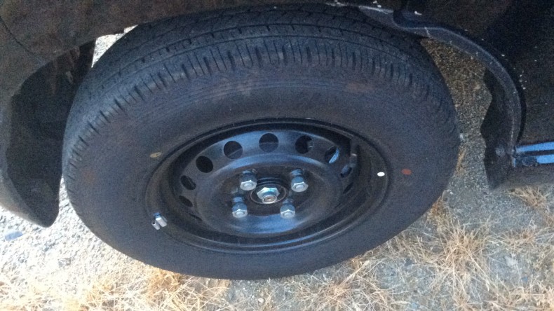 タイヤホイール前