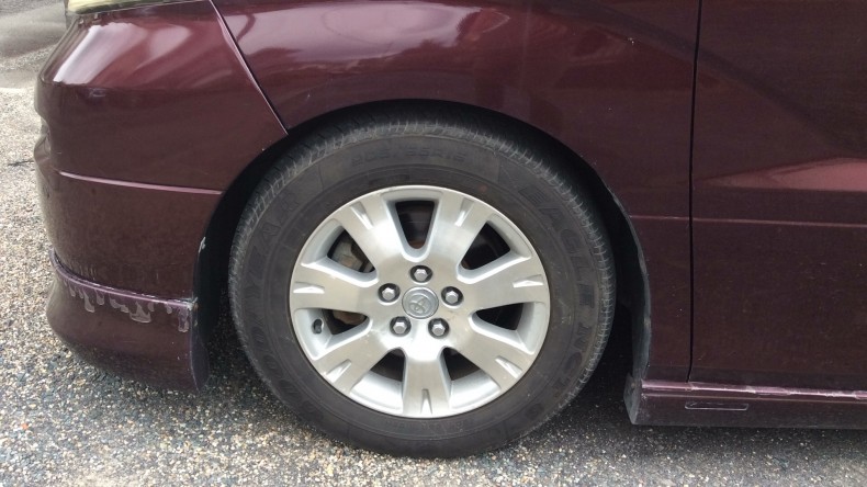 タイヤホイール前