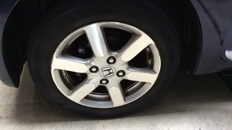 タイヤホイール前