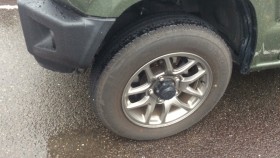 タイヤホイール前