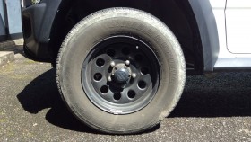 タイヤホイール前