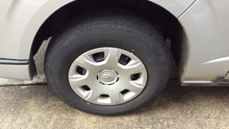 タイヤホイール前