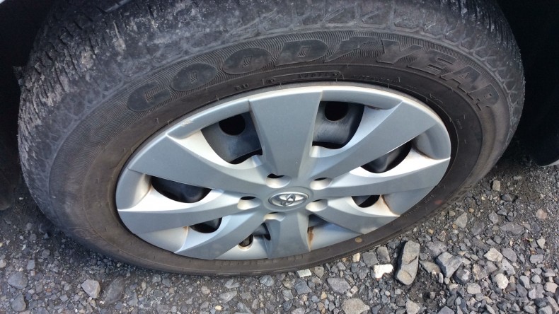 タイヤホイール前