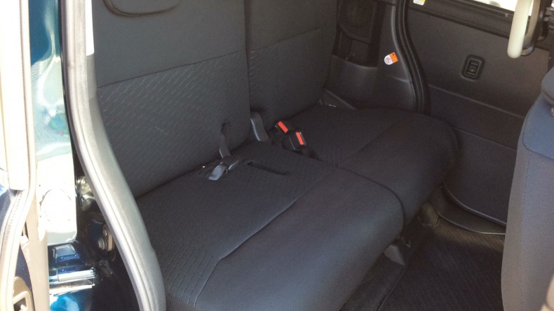 内装後方シート