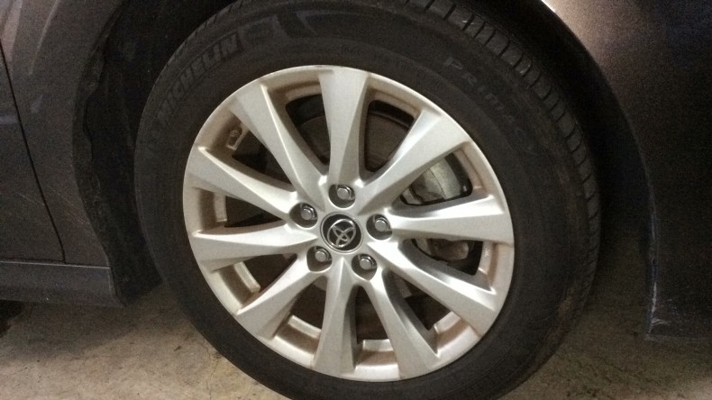 タイヤホイール前