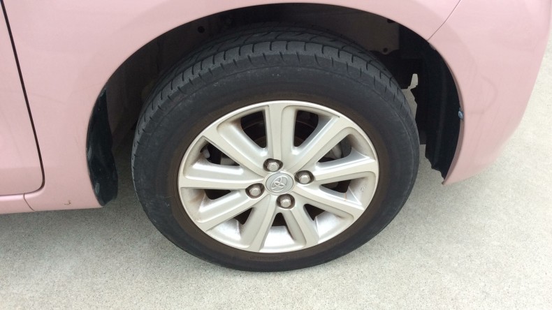 タイヤホイール前