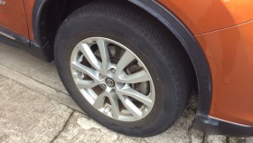 タイヤホイール前