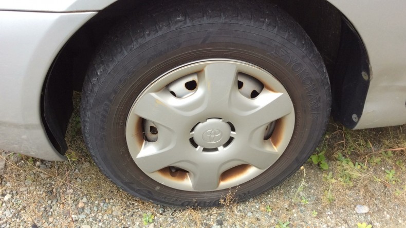 タイヤホイール前