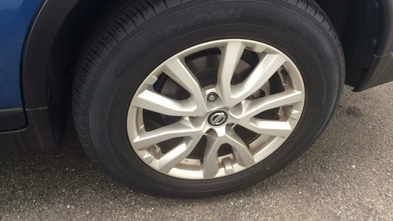 タイヤホイール前