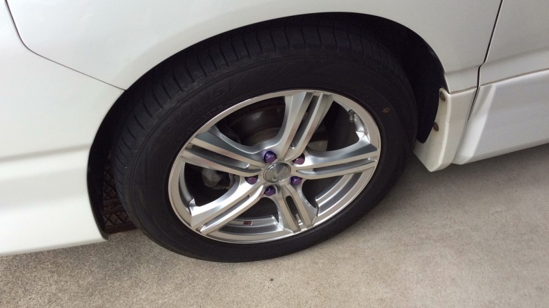 タイヤホイール前