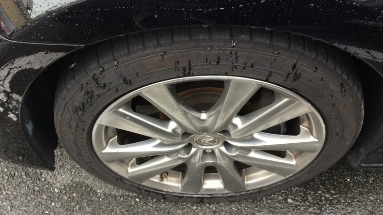 タイヤホイール前