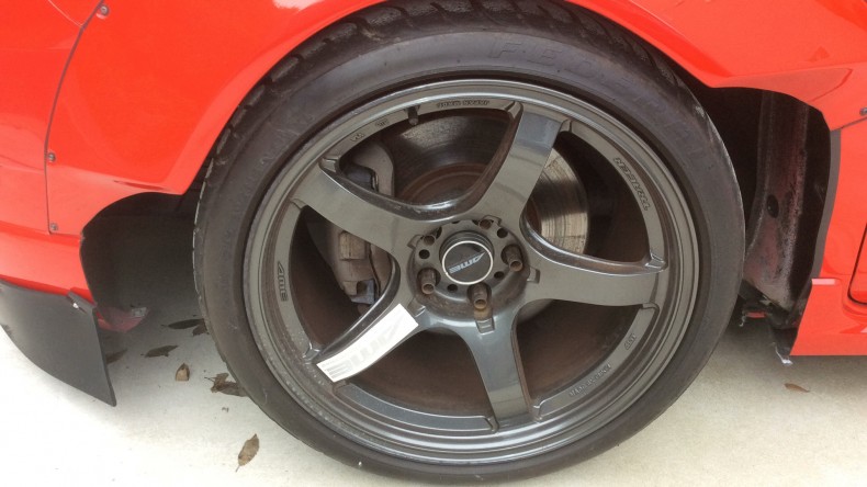 タイヤホイール前