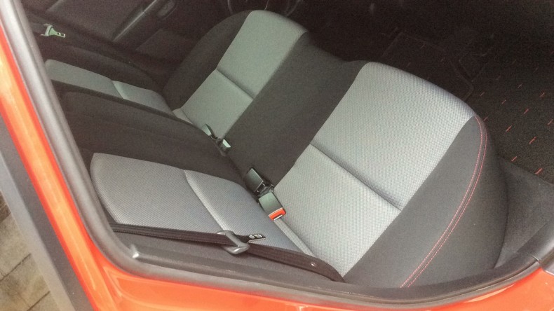 内装後方シート