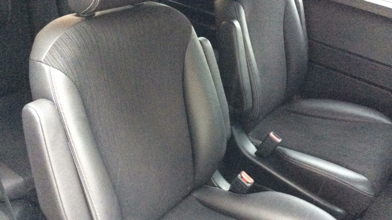 内装後方シート