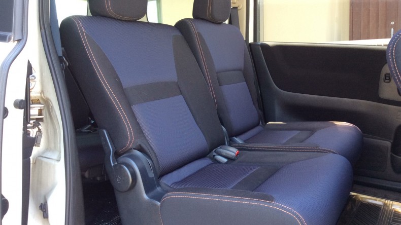 内装後方シート