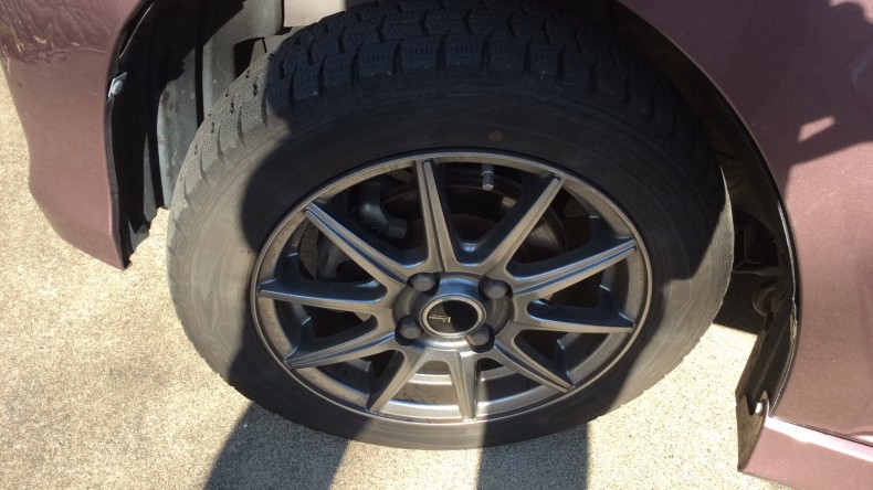 タイヤホイール前