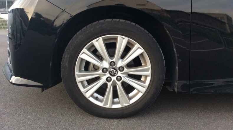 タイヤホイール前