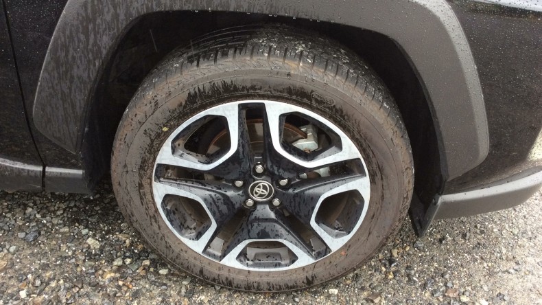 タイヤホイール前