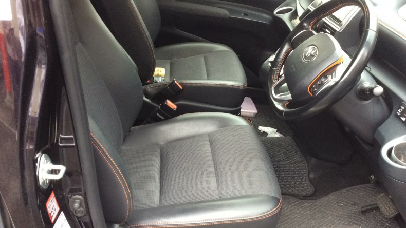 内装前方シート