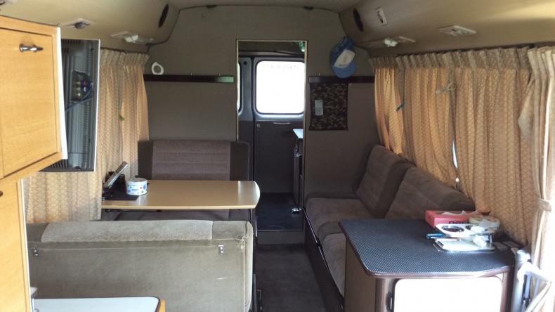 内装後方シート