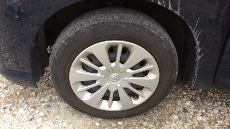 タイヤホイール前