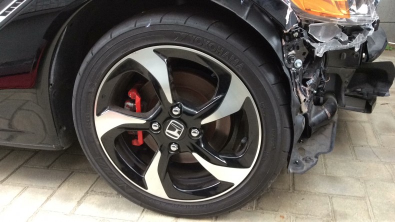 タイヤホイール前