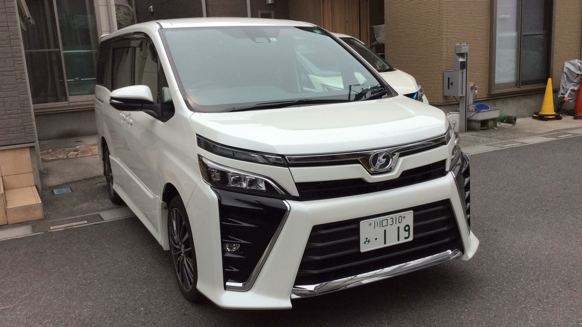 外装右前