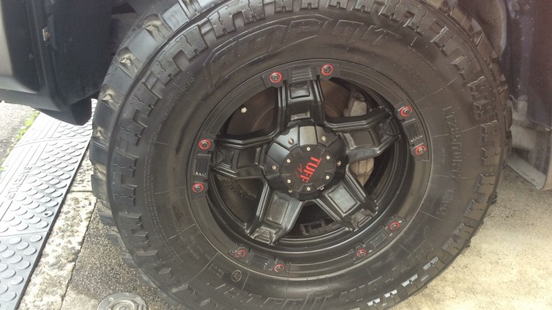 タイヤホイール前