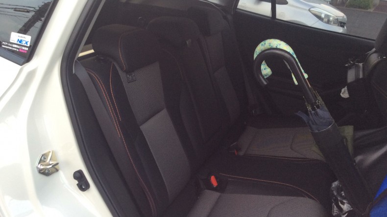 内装後方シート