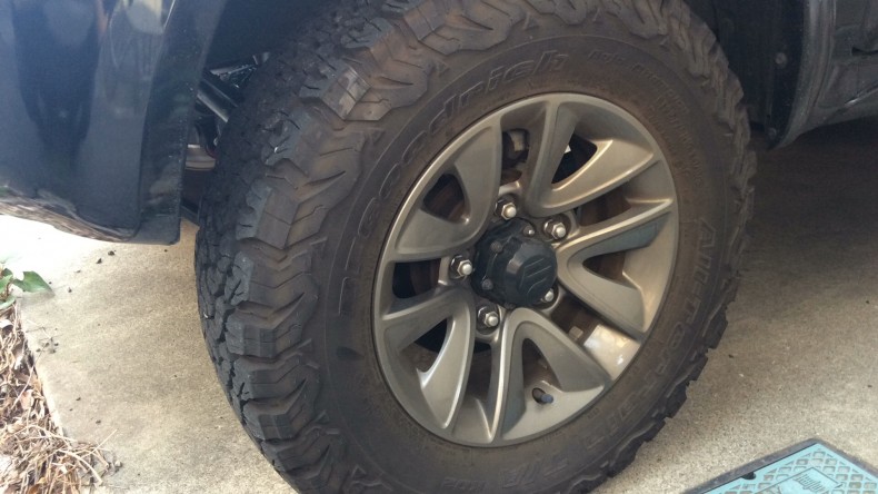 タイヤホイール前