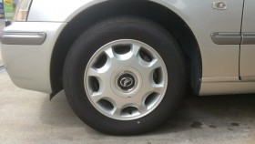 タイヤホイール前