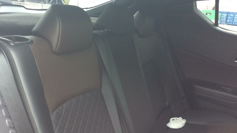 内装後方シート